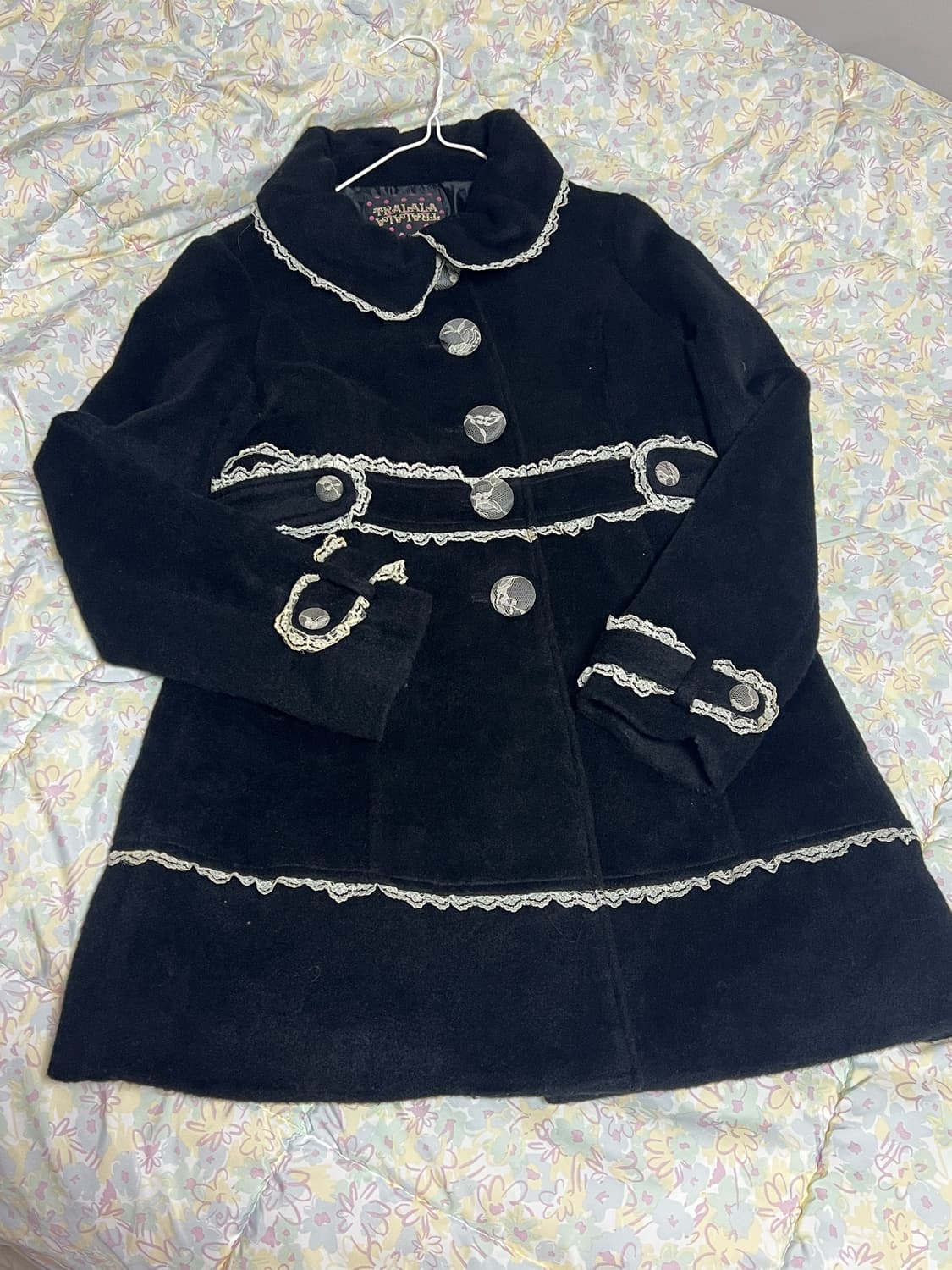 트라라라 블랙 갸루 코트 상품이미지1