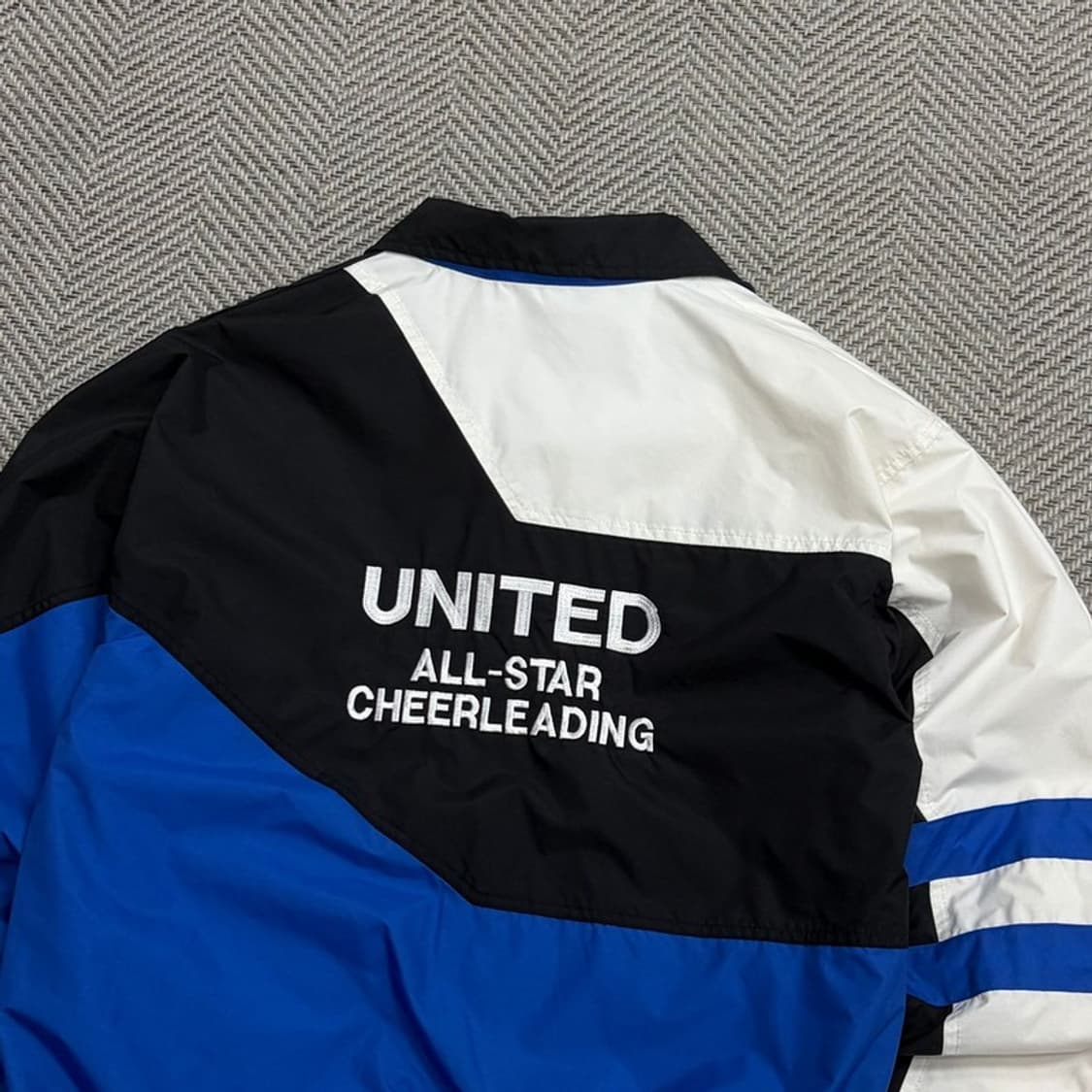 할로웨이 배색 바람막이 v1800 상품이미지4