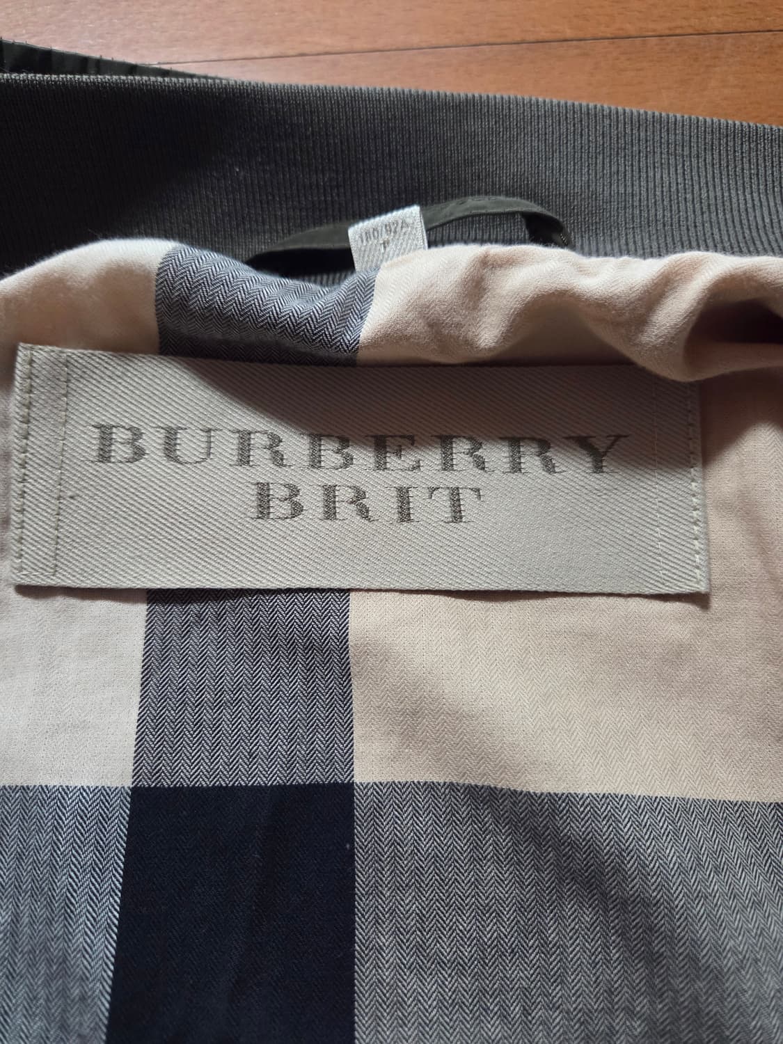 버버리 브릿 나일론 해링턴 보머 블루종 크롭 자켓 상품이미지6