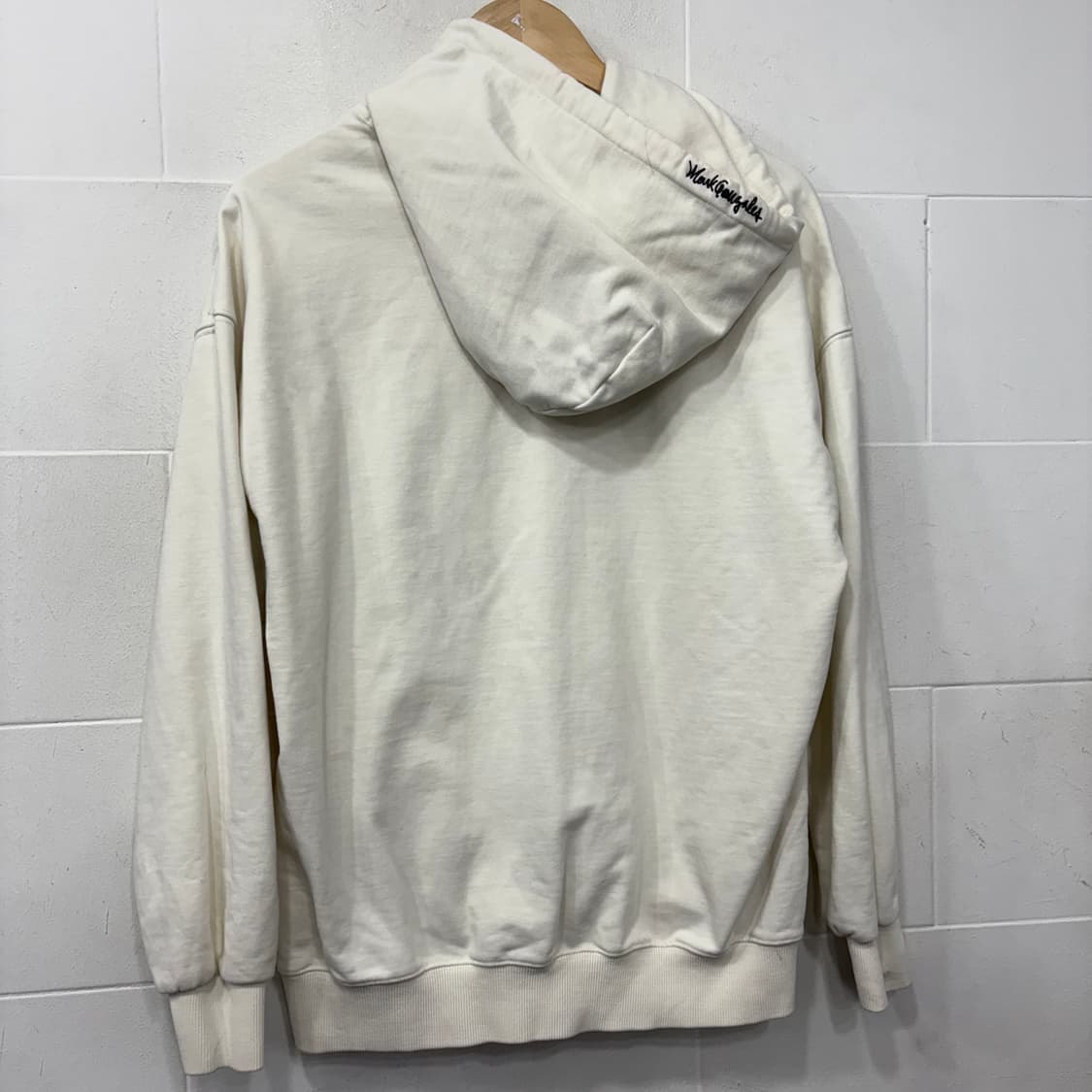 마크곤잘레스 후드티 상품이미지3