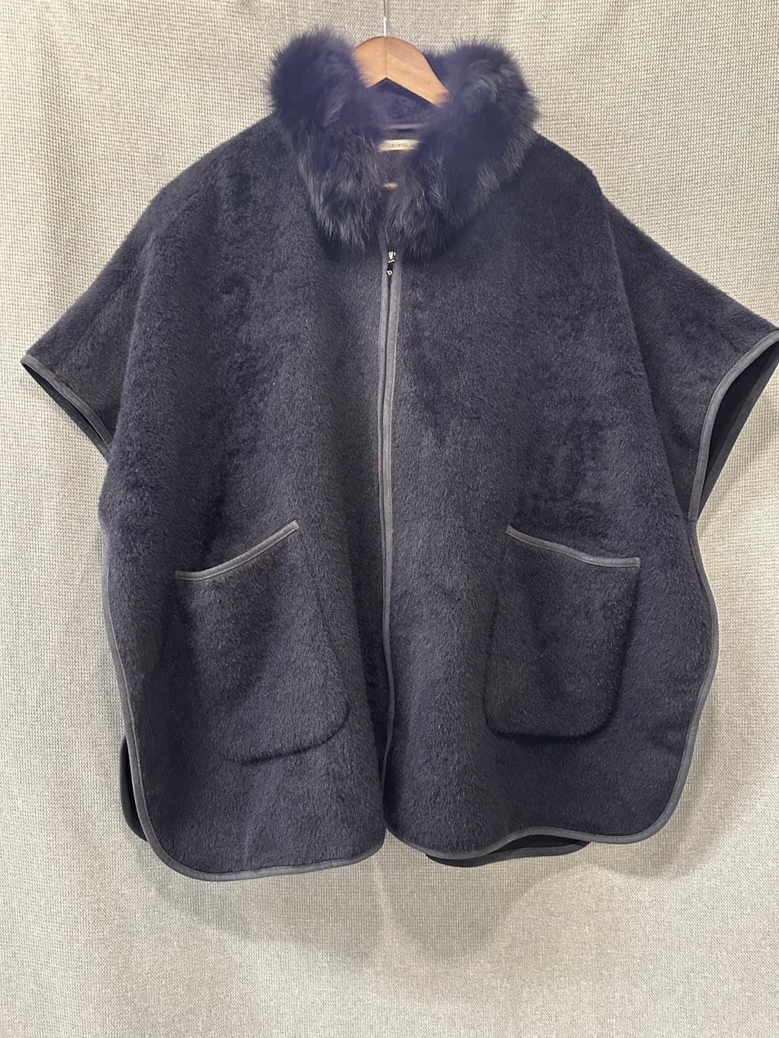 라시엔토 Laciento 폭스퍼 포인트 케이프 코트 상품이미지1