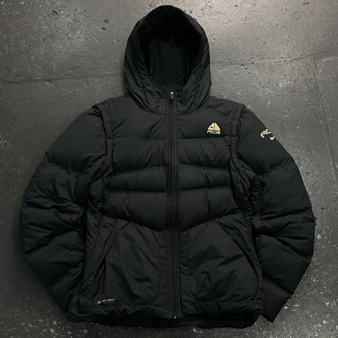 100 나이키 ACG 패딩 (조끼패딩 겸용) 상품이미지1