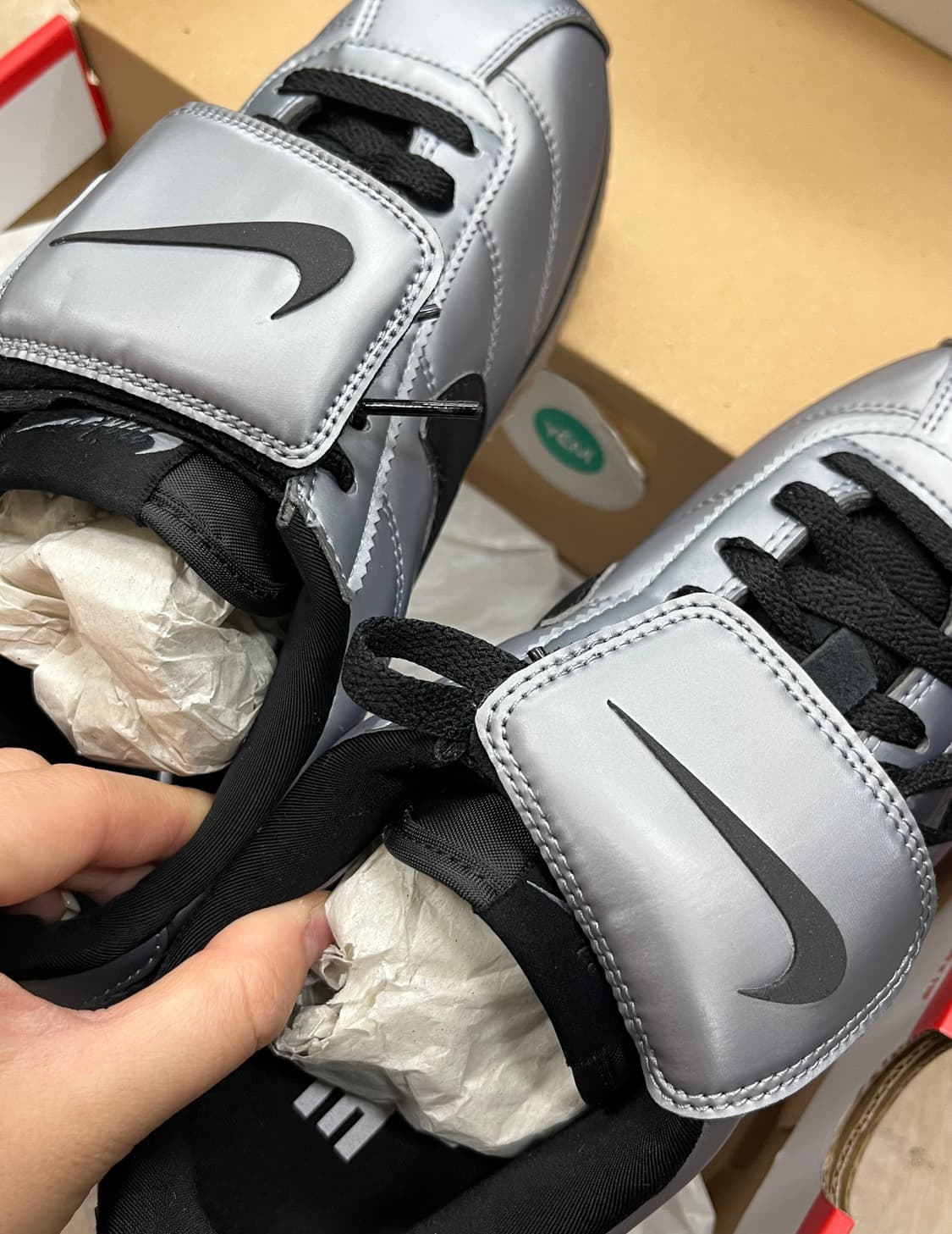 나이키 코르테즈 레더 SE 메탈릭 쿨 그레이 블랙 상품이미지2