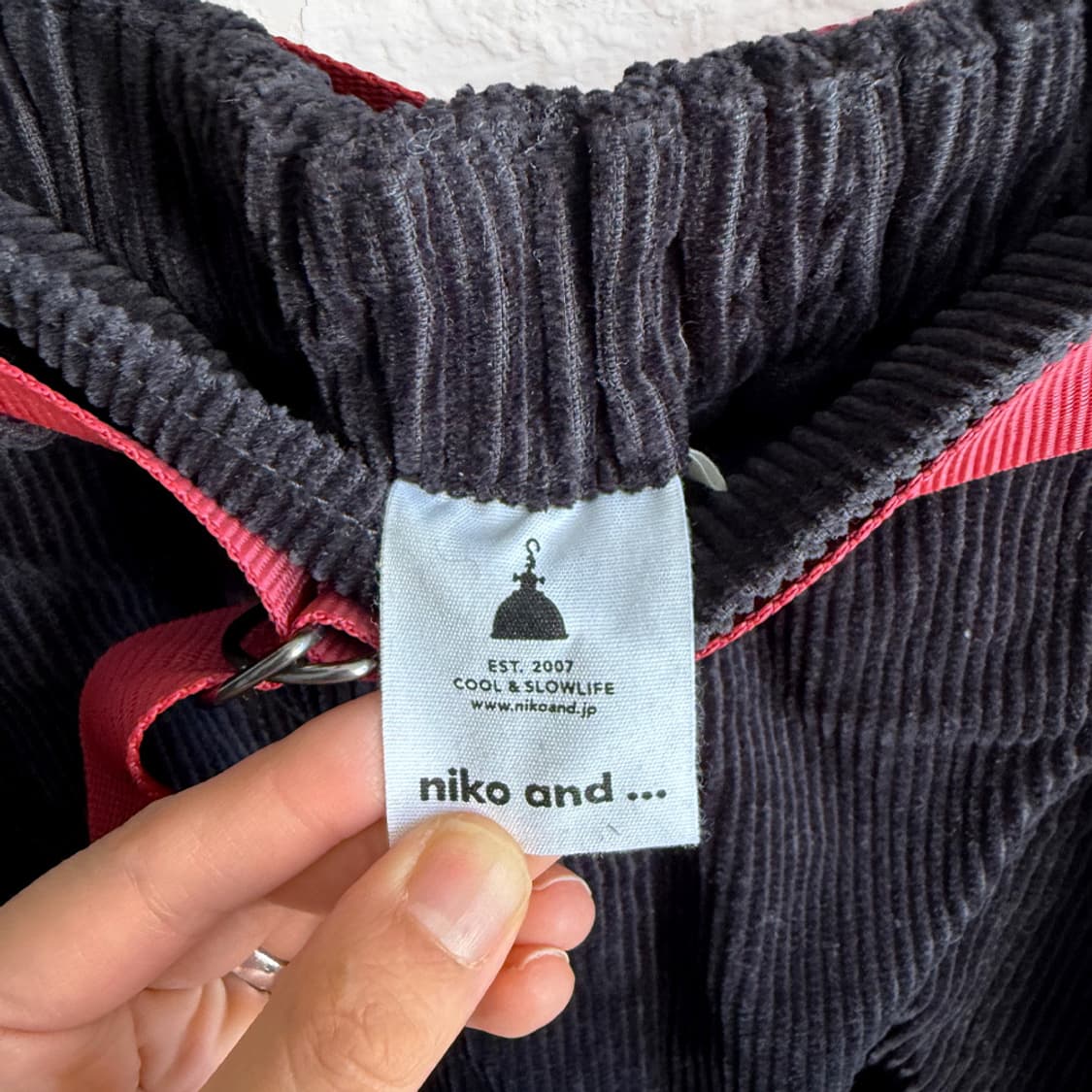 [NIKO AND …] 코듀로이 롱스커트 (BLACK) 상품이미지4