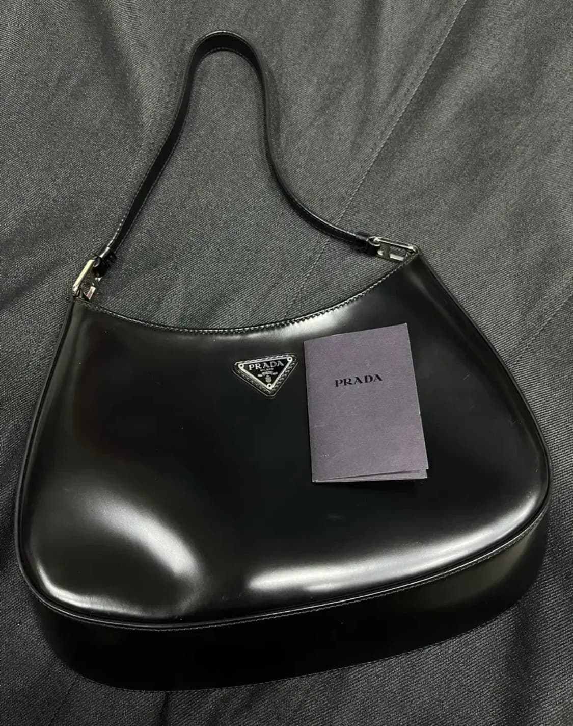 프라다 클레오 브러시드 숄더백 블랙 상품이미지2