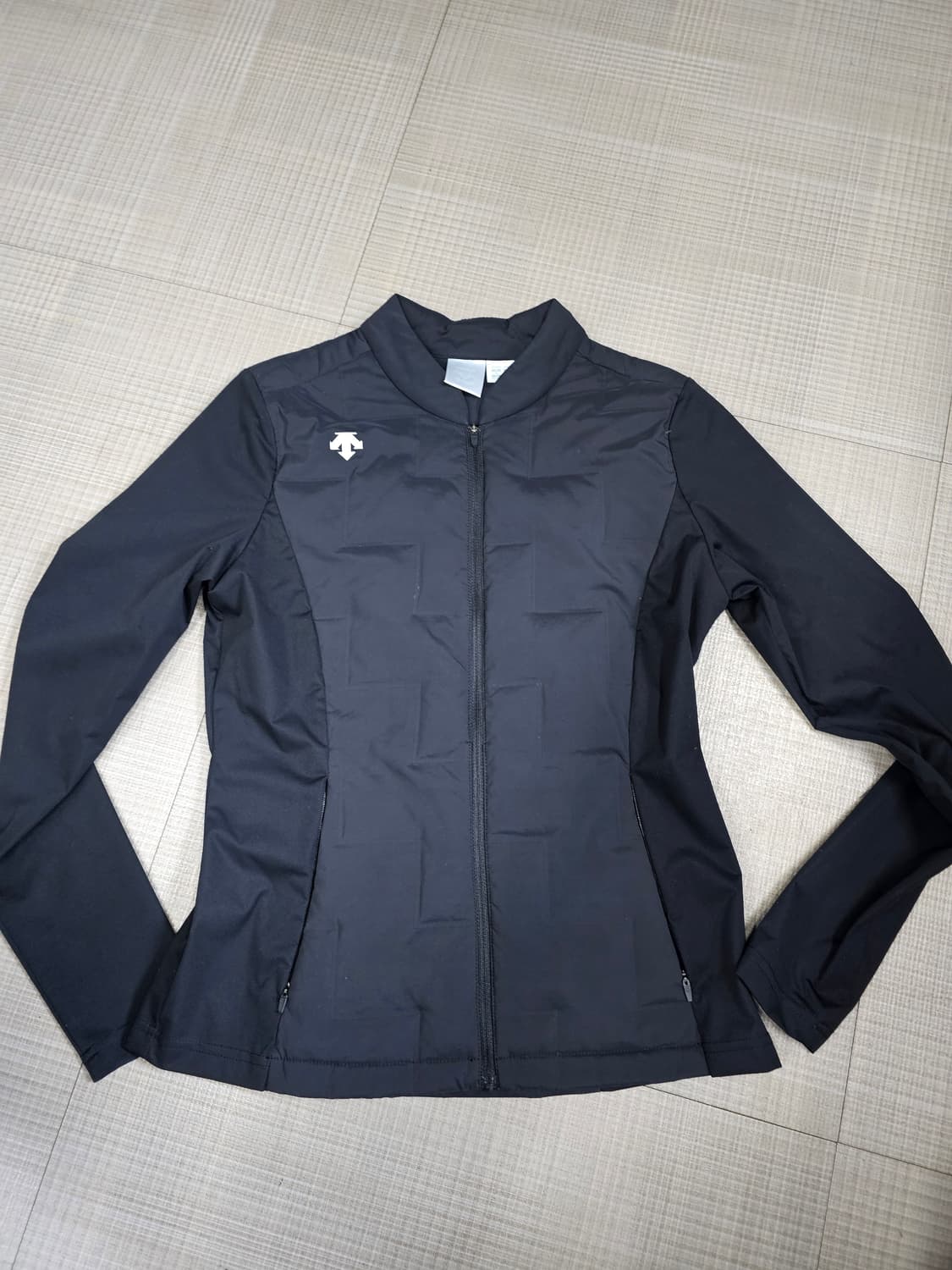 데상트 골프 초경량 하이브리드 패딩 상품이미지1