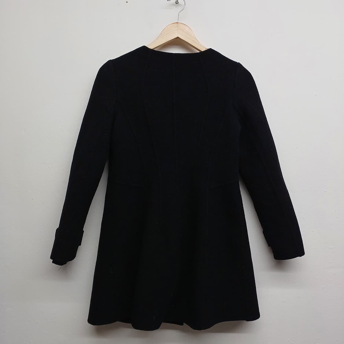 올리브데올리브 블랙 노카라 버튼 코트 2
 상품이미지2