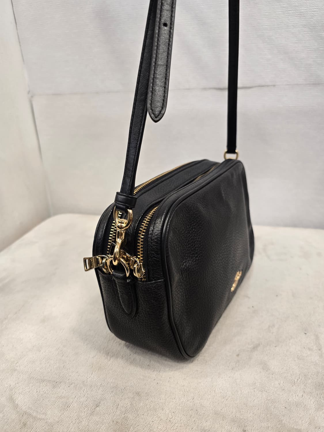 코치 제스 블랙 가죽 크로스백 가방 상품이미지3