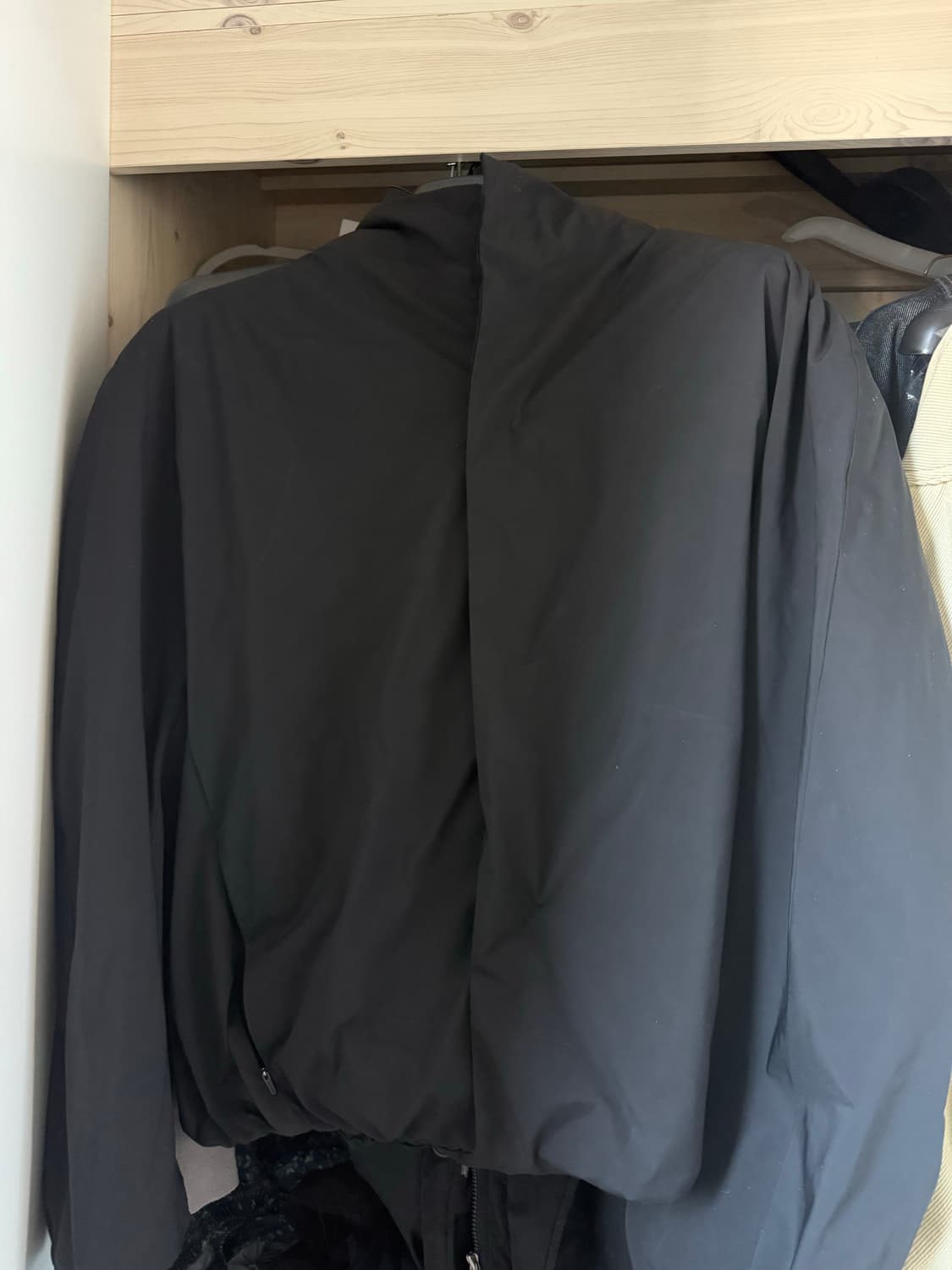 아모멘토 타프타 패디드 나일론 점퍼 상품이미지3