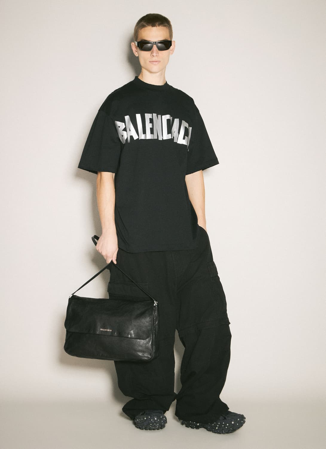 발렌시아가 Grungy Medium Messenger Bag 상품이미지1
