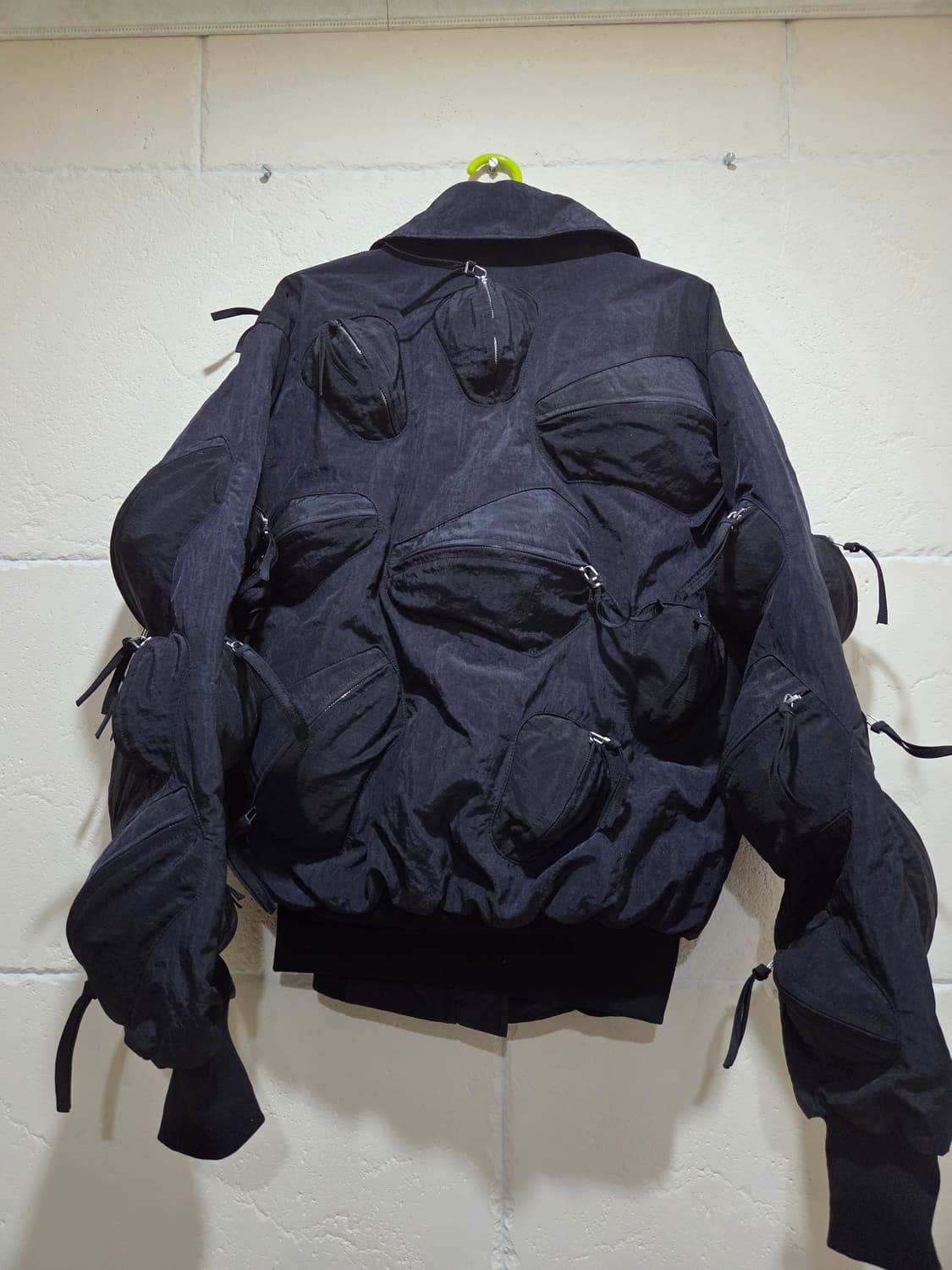 강혁 레디메이드 에어백 홀 바디가드 봄버 자켓 M사이즈 새상품 상품이미지2