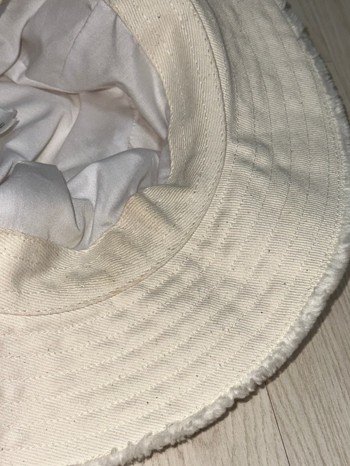 [60] 자크뮈스 르 밥 아티초크 버킷햇 오프 화이트 상품이미지5