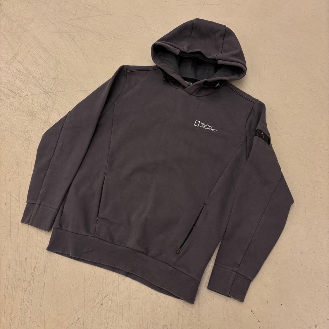 내셔널지오그래픽 빅로고 후드티 상품이미지2