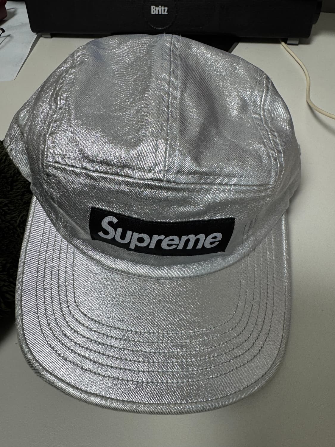 슈프림 25ss 실버 캠프캡 판매합니다. 상품이미지2