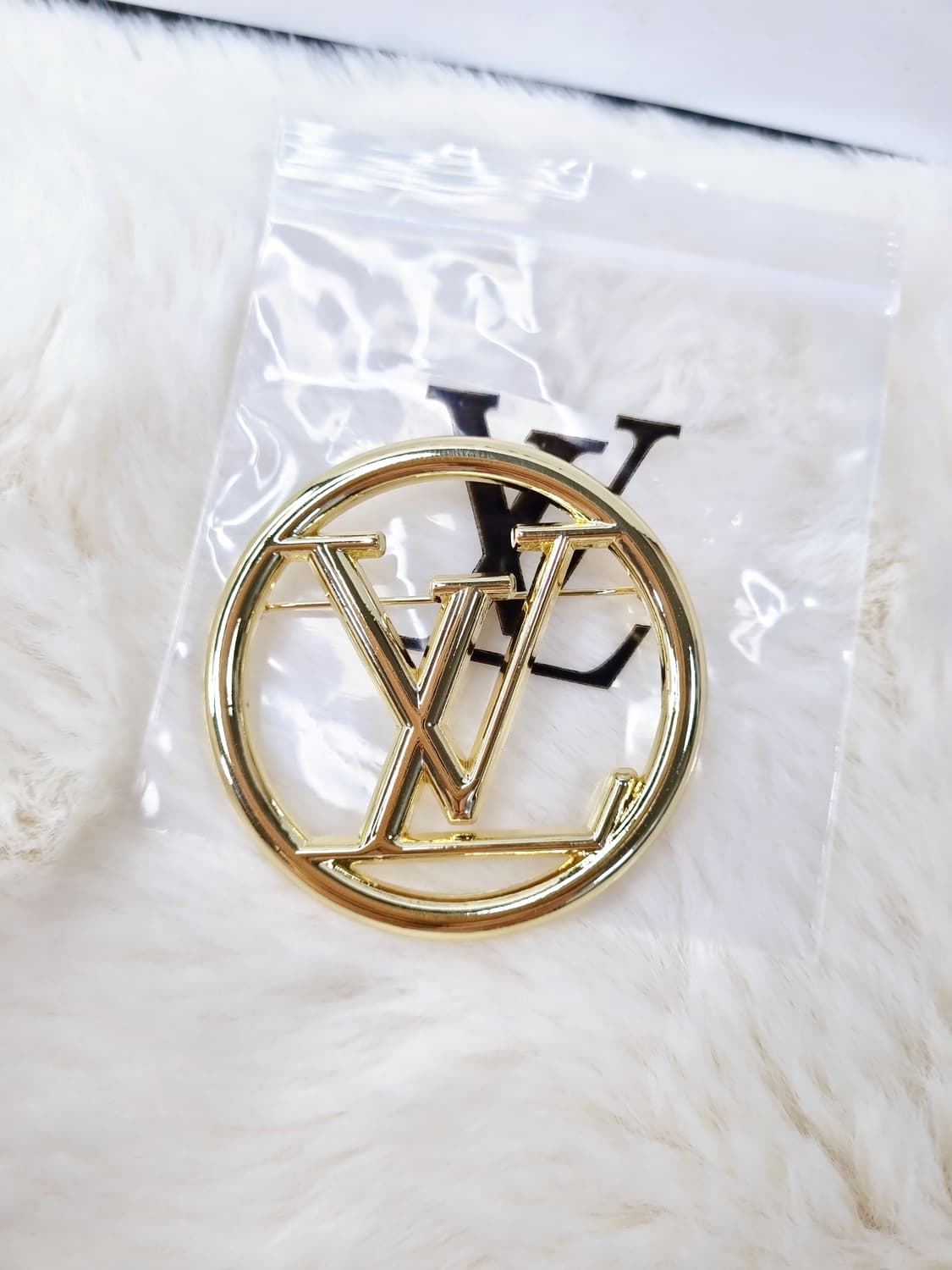빈티지 원형 루이비통 골드 브로치 상품이미지1