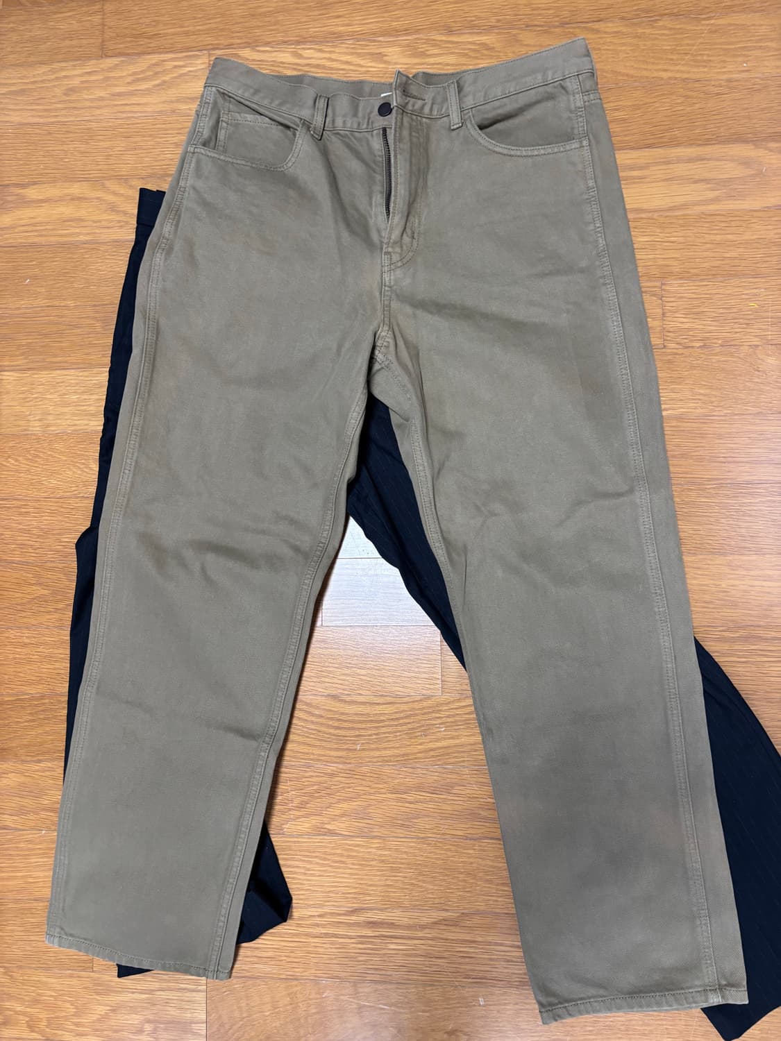 유니클로u 카키브라운 진 34 상품이미지1