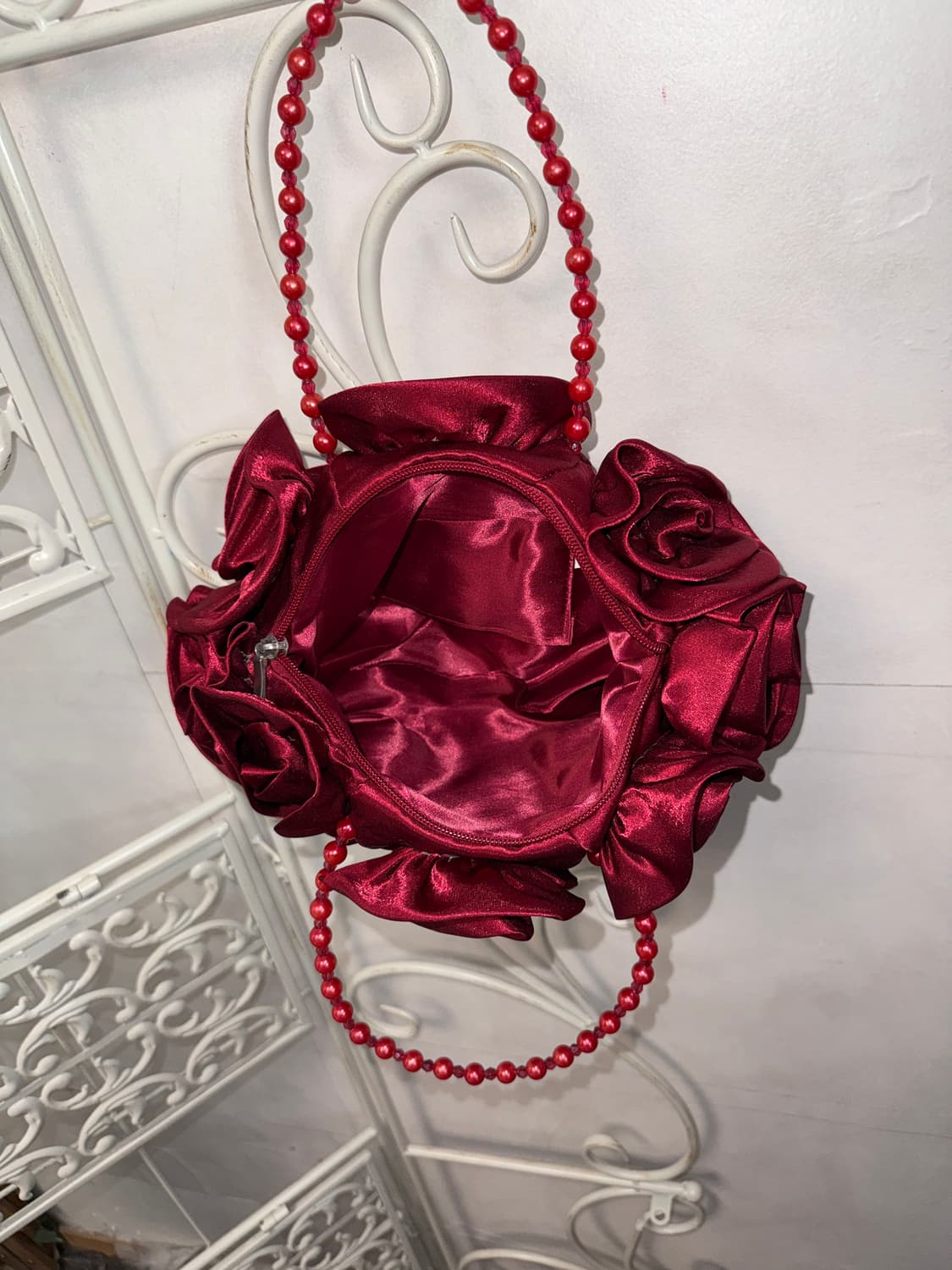 Burgundy satin rose pearl hand bag 상품이미지6