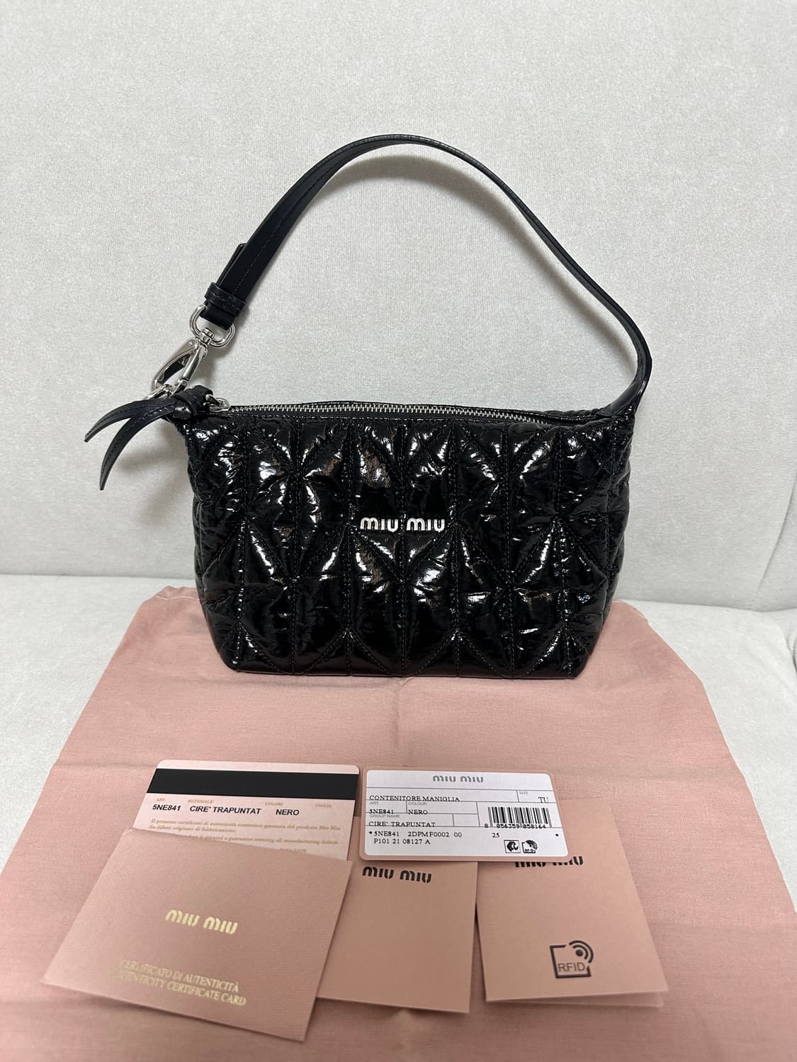 [SA 정품] 미우미우 마테라쎄 스피릿 호보백 상품이미지1