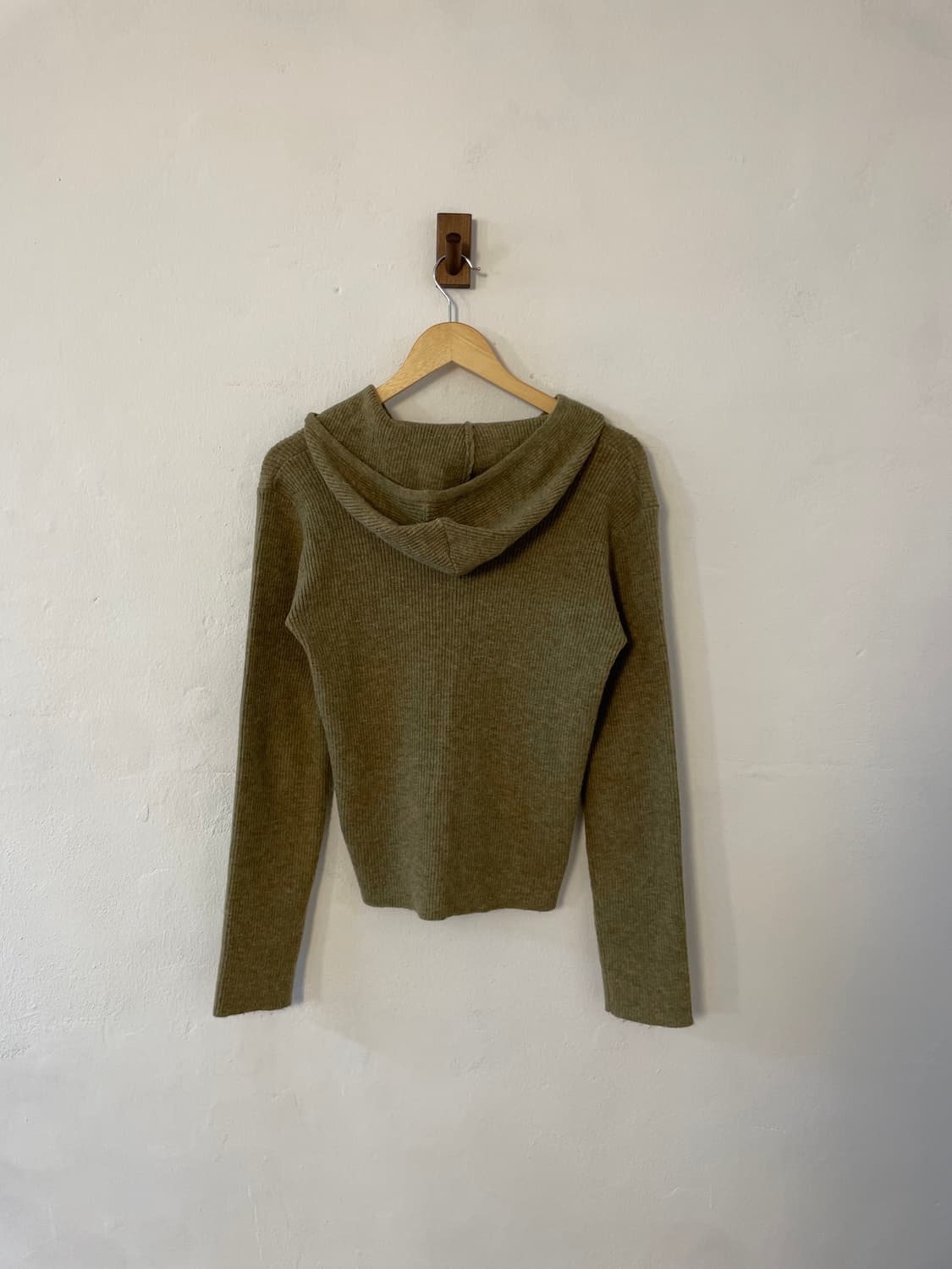 에잇세컨즈 버튼 니트 후디  상품이미지7