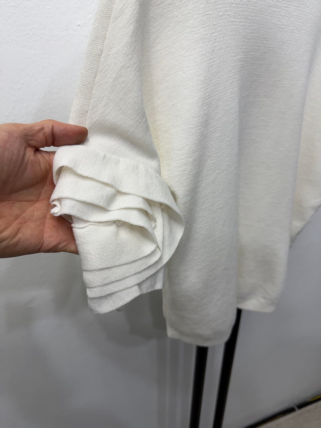 정품) LANVIN 랑방 한섬 24ss 화이트 니트티 82 상품이미지3