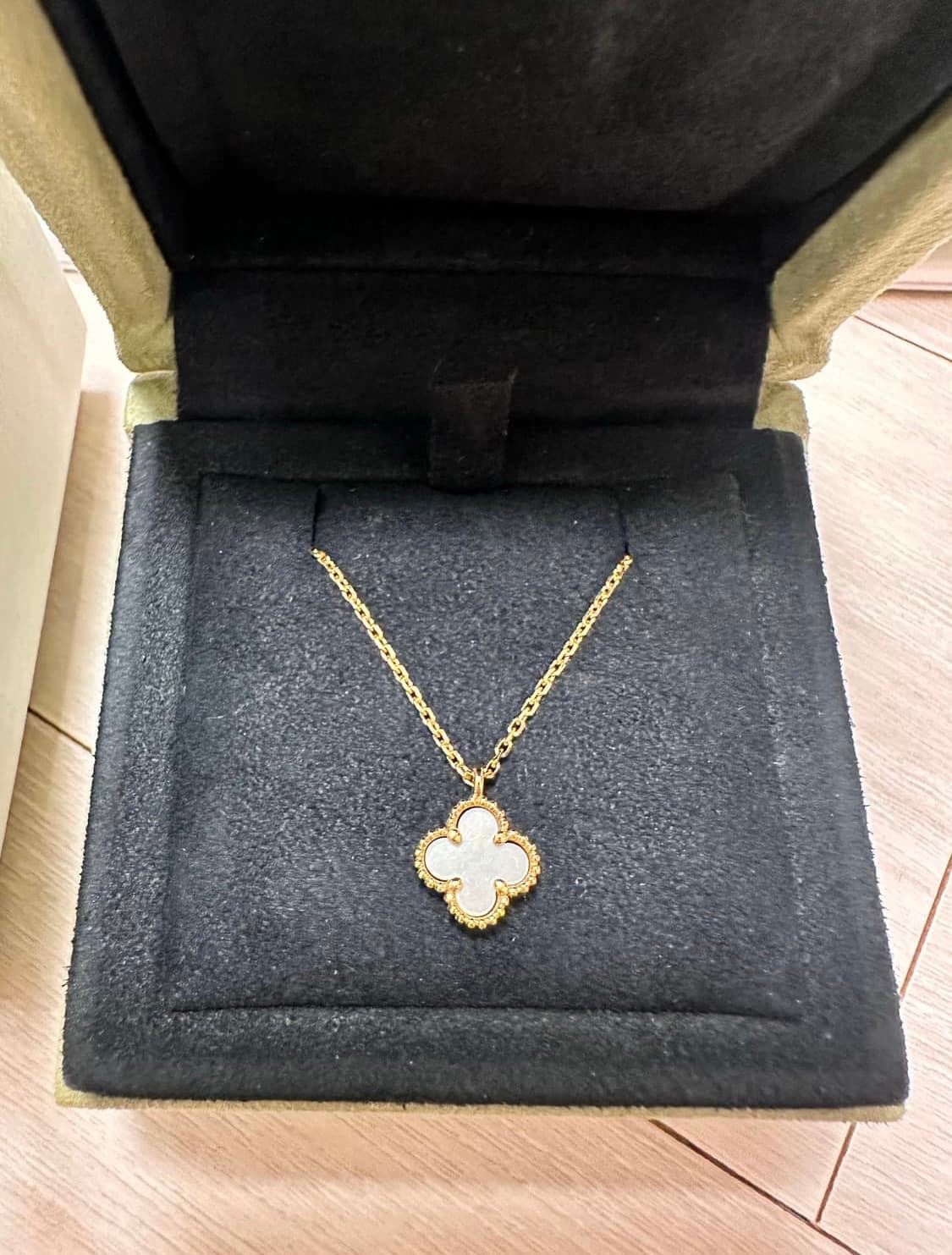 반클리프 아펠 빈티지 알함브라 마더오브펄 스위트 상품이미지2