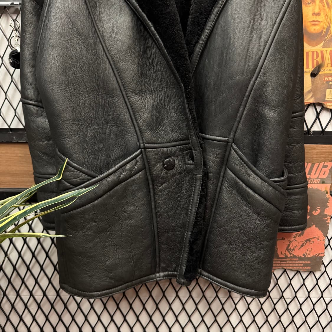 빈티지 퍼카라 롱 레더 코트 양가죽 전면 버튼 디테일 블랙 상품이미지4