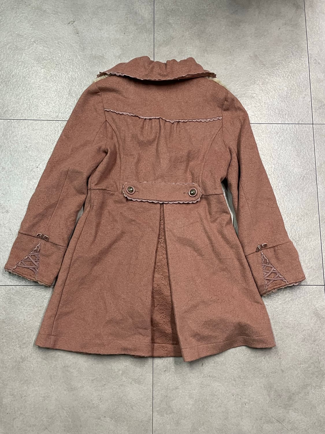 액시스 팜 엔틱 버튼 디테일 코트 상품이미지4