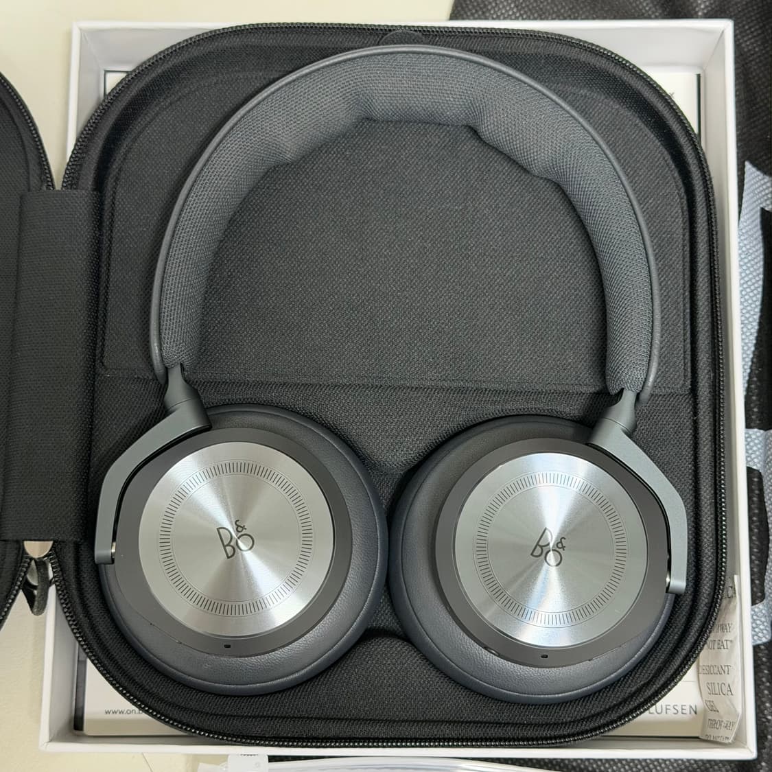 뱅앤올룹슨 베오플레이 HX 헤드폰 상품이미지2