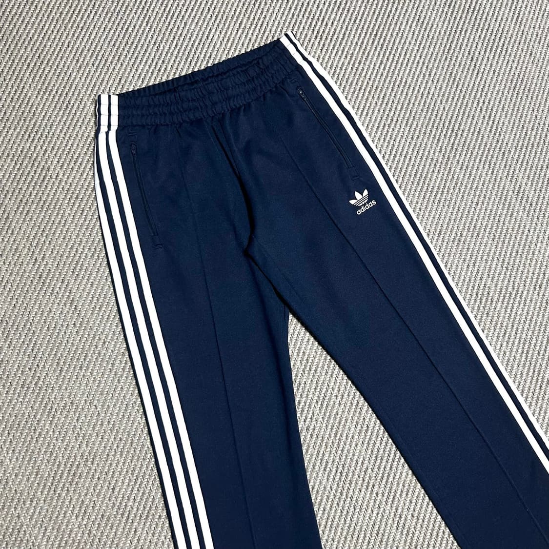 [M] adidas 아디다스 신형 네이비 모던 유로파 트랙팬츠 상품이미지2