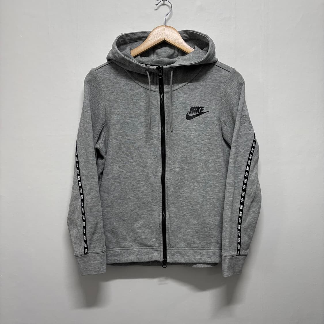 나이키 우먼스 스우시 후드집업 상품이미지1