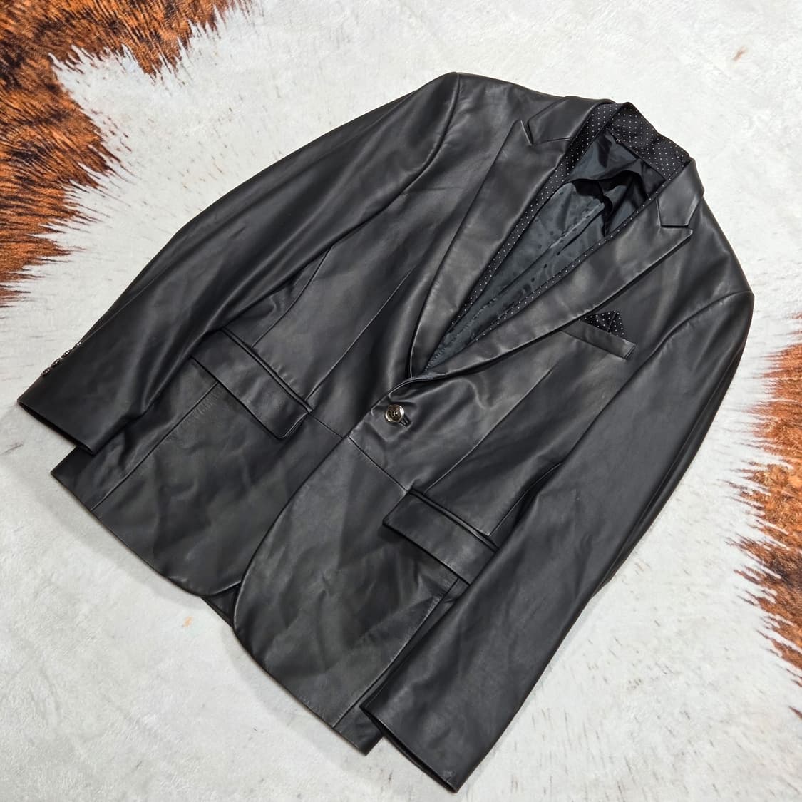 리얼 레더 블랙 도트 레이어드 양가죽 블레이저 상품이미지1