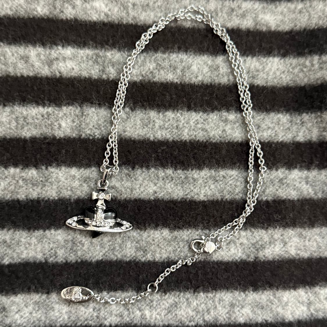 비비안웨스트우드 디아망떼 블랙 하트 목걸이 상품이미지2