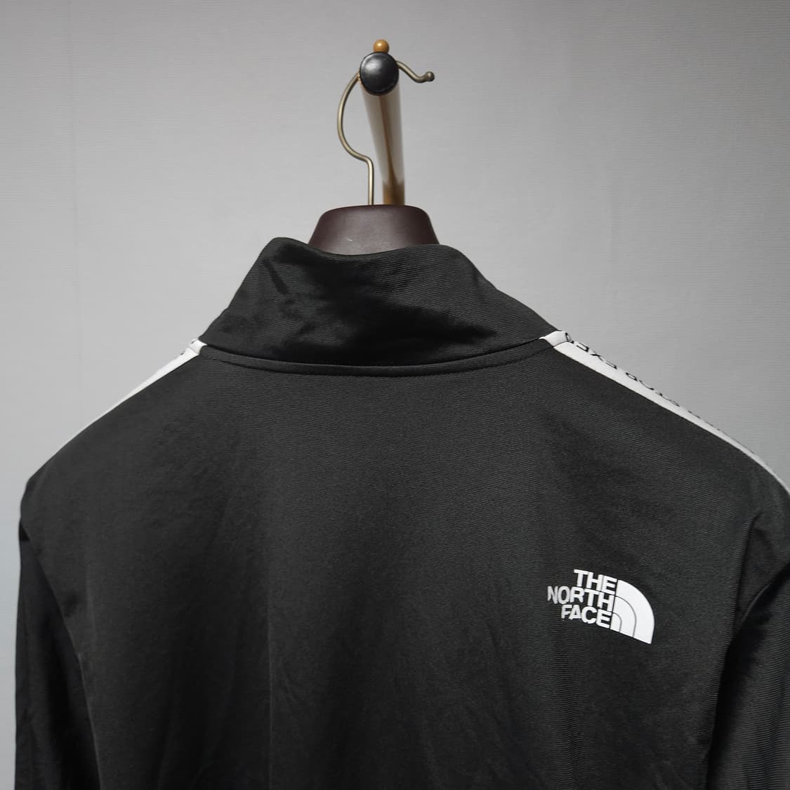 105 ) 노스페이스 남성 블랙 트랙 자켓 상품이미지4