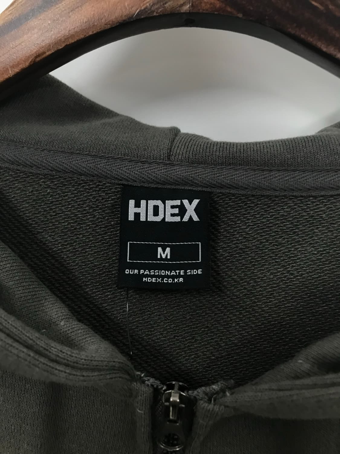 에이치덱스 자수로고 차콜 크롭 후드집업 상품이미지9