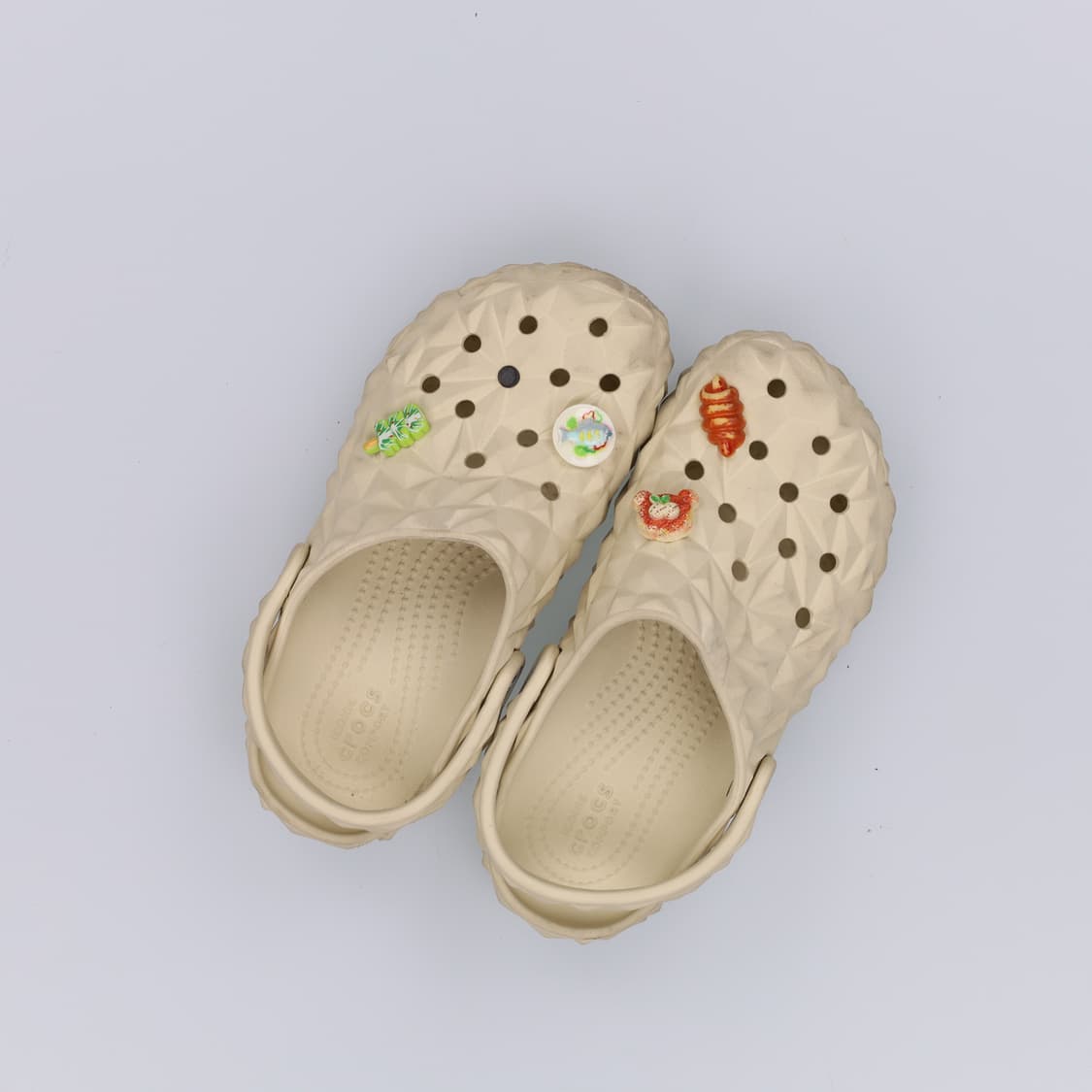 J3 크록스 클래식 지오메트릭 클로그 0430H 상품이미지1