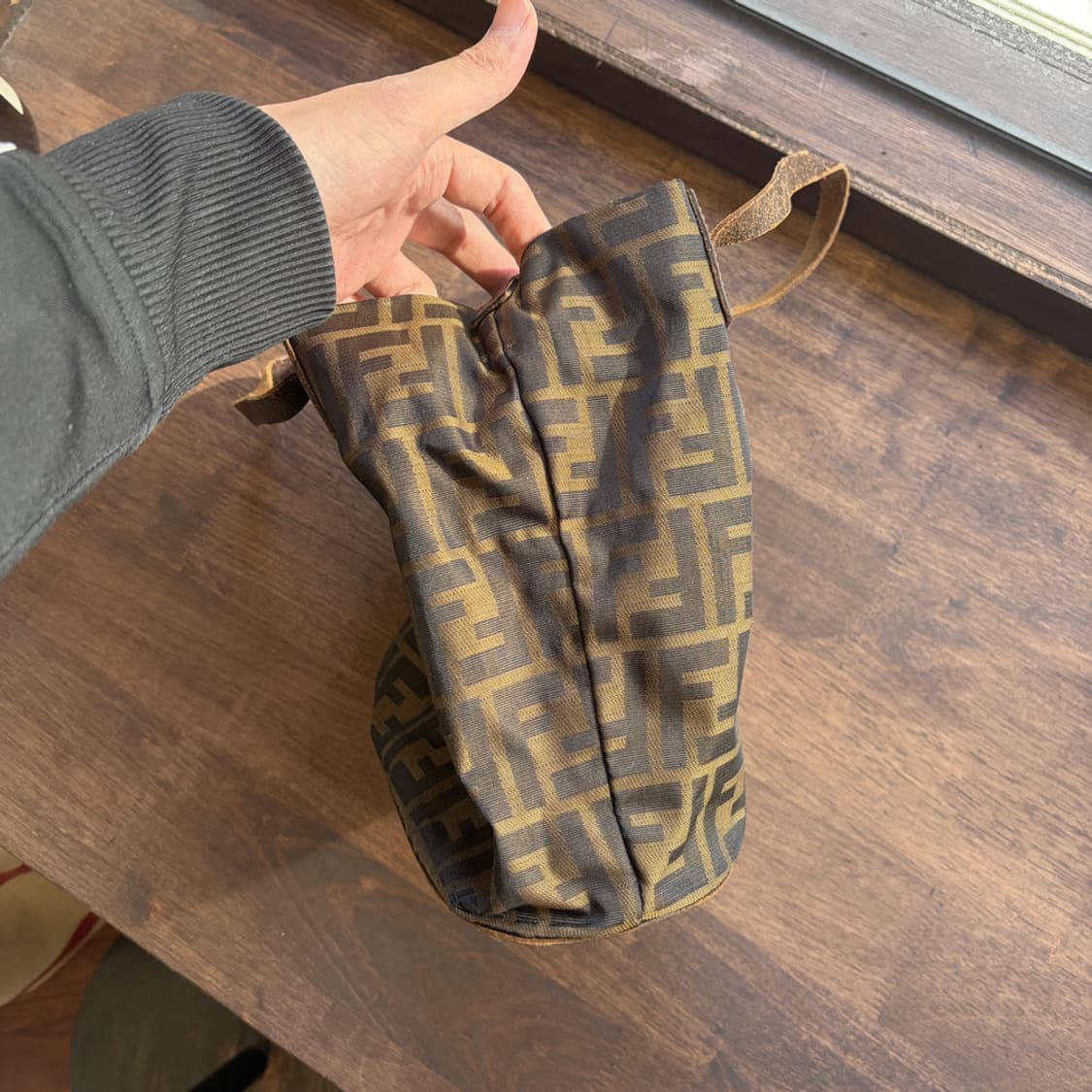 16068 - 펜디 주카 캔버스 핸드백 상품이미지5