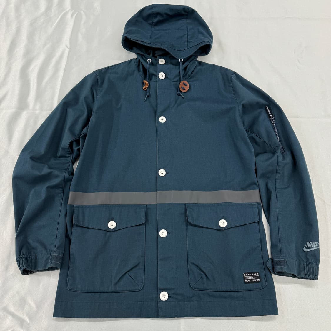 나이키 세터데이 WR 방수 아웃도어 자켓 (M)   상품이미지1