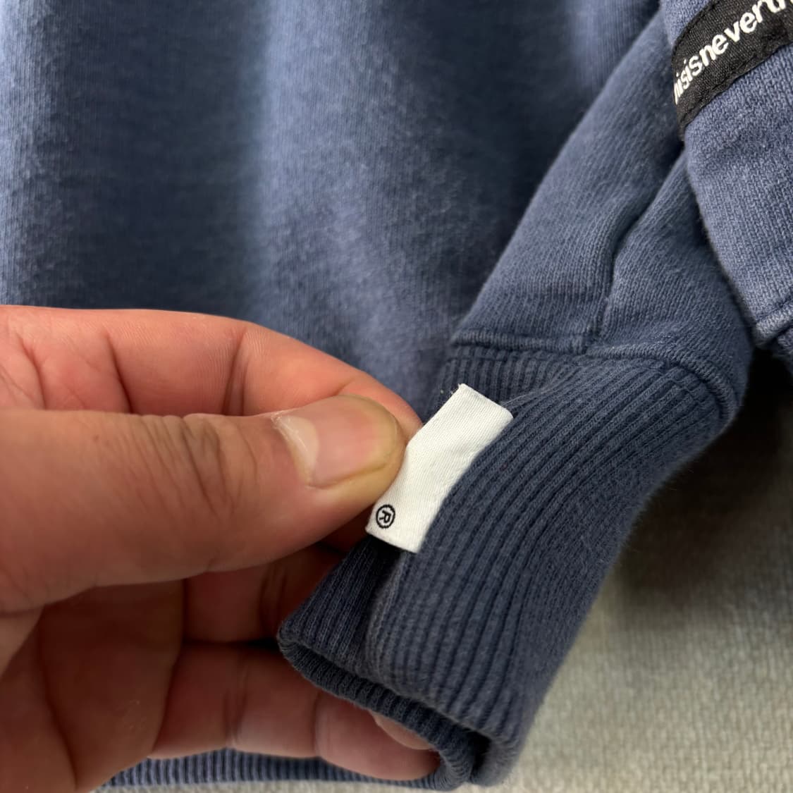 100 디스이즈네버댓 빅로고 맨투맨 상품이미지3