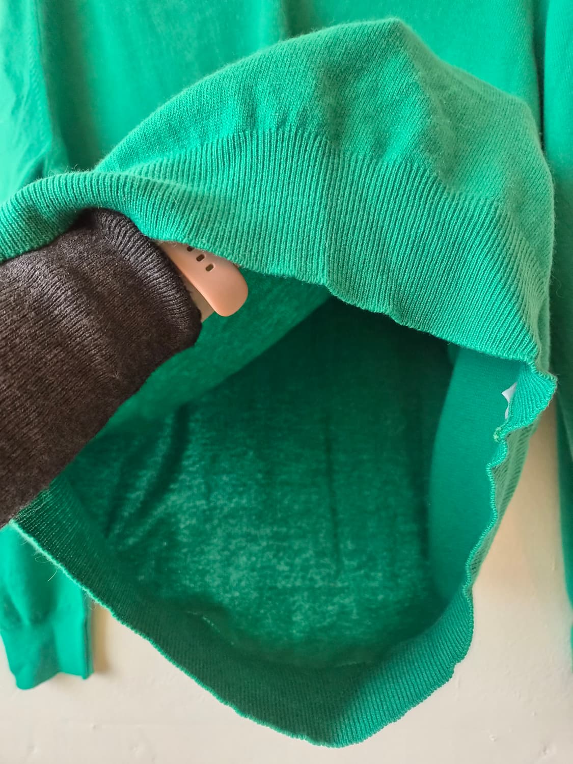 버버리스 스코틀랜드 남성 캐시미어100브이넥니트 44사이즈 상품이미지5