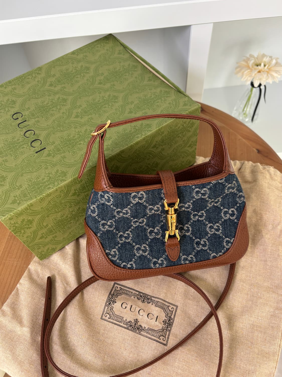 구찌 재키 데님 미니 호보백 상품이미지1