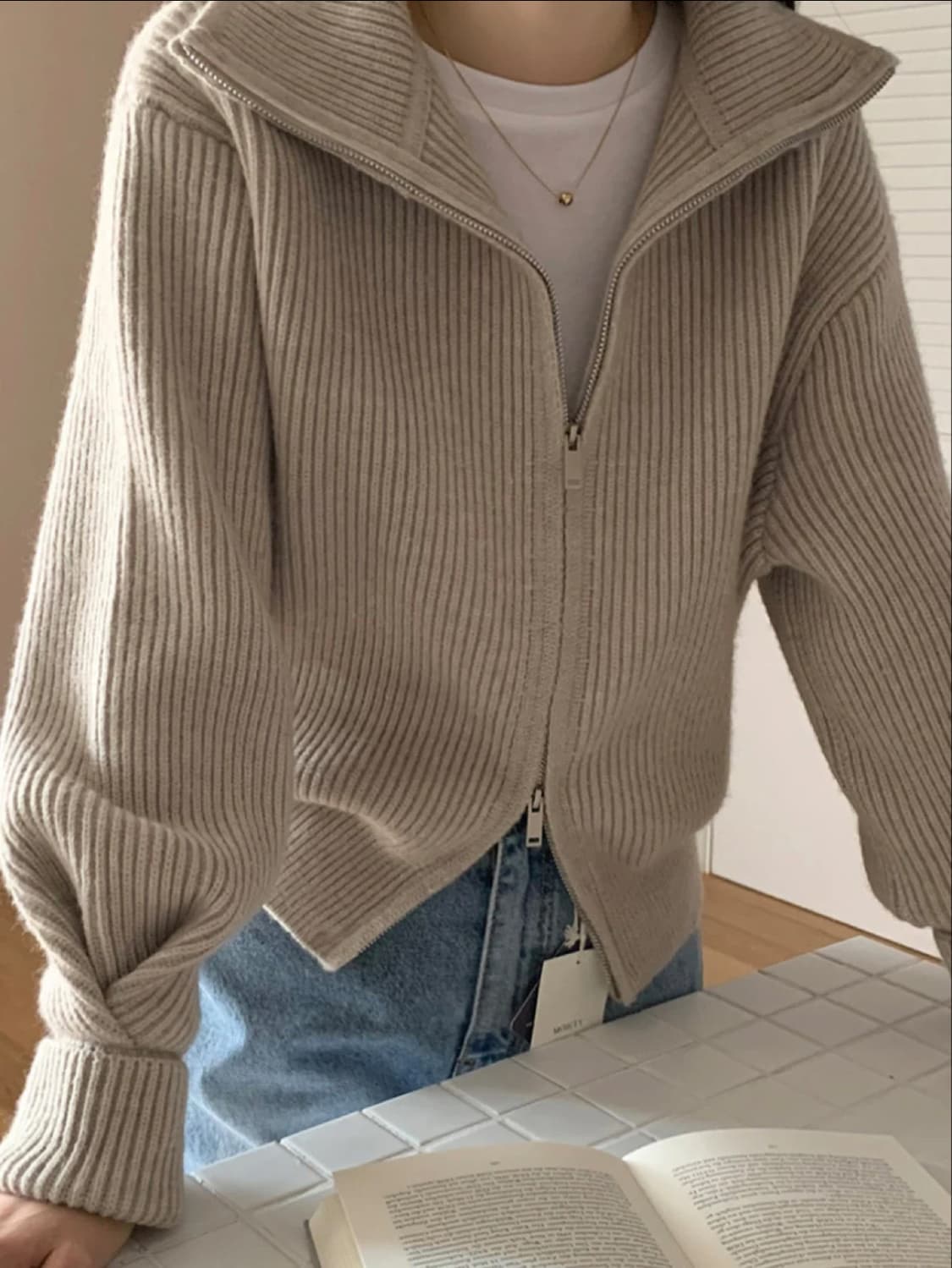 에이블리 에드모어 알마 니트 집업 가디건 상품이미지2