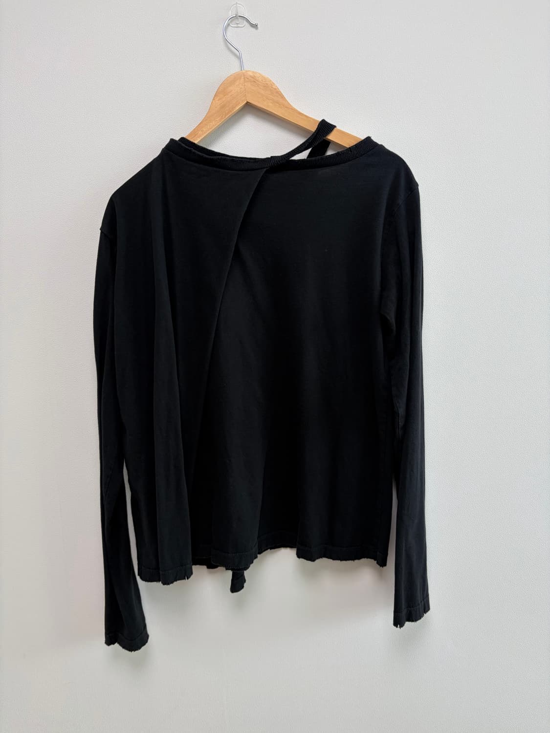 퍼버즈 컷아웃 롱슬리브 상품이미지4