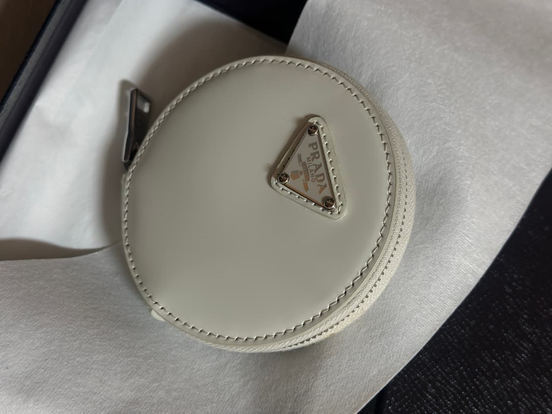 프라다 원형 레더 미니 파우치 동전 지갑, 가방 참장식 상품이미지3