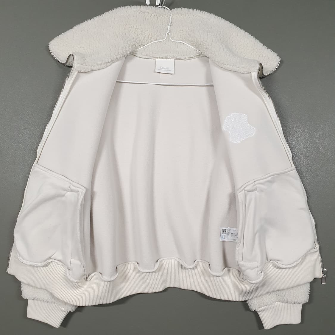 MLB 신형 뉴욕 양키즈 양털 후리스 하이넥 점퍼 자켓 아이보리 여성 S 상품이미지8