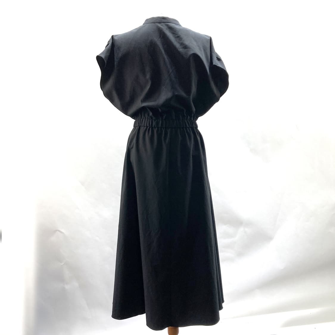 pearl 민소매 단추 허리밴딩 롱원피스 블랙 F  상품이미지3