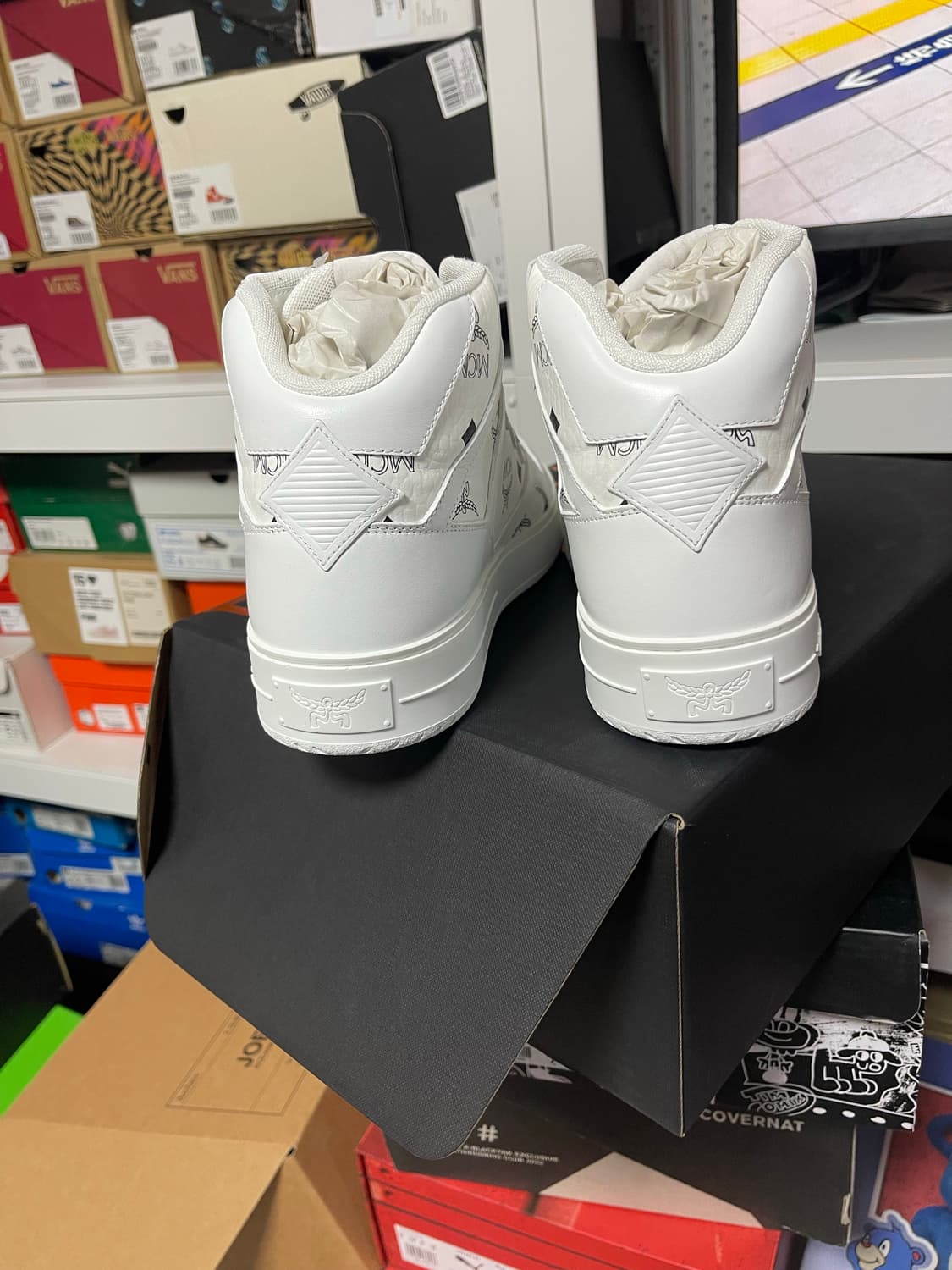 MCM 화이트 하이탑 스니커즈 새상품 상품이미지2