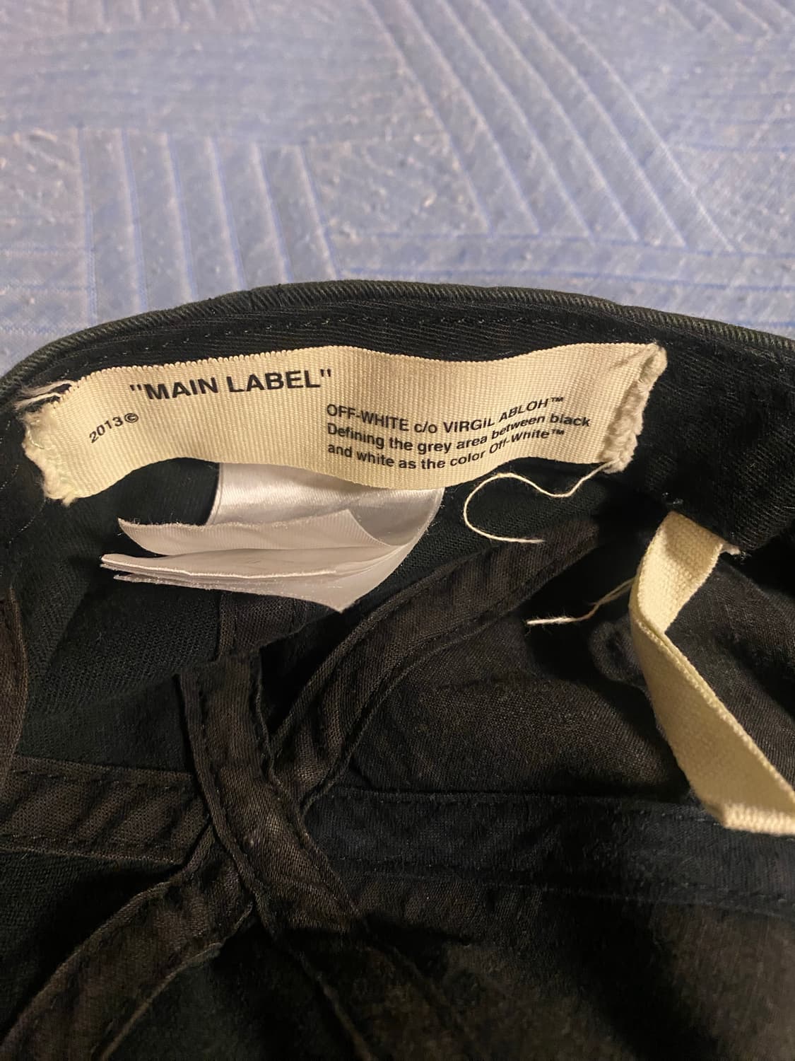 오프화이트 블랙 볼캡 상품이미지3