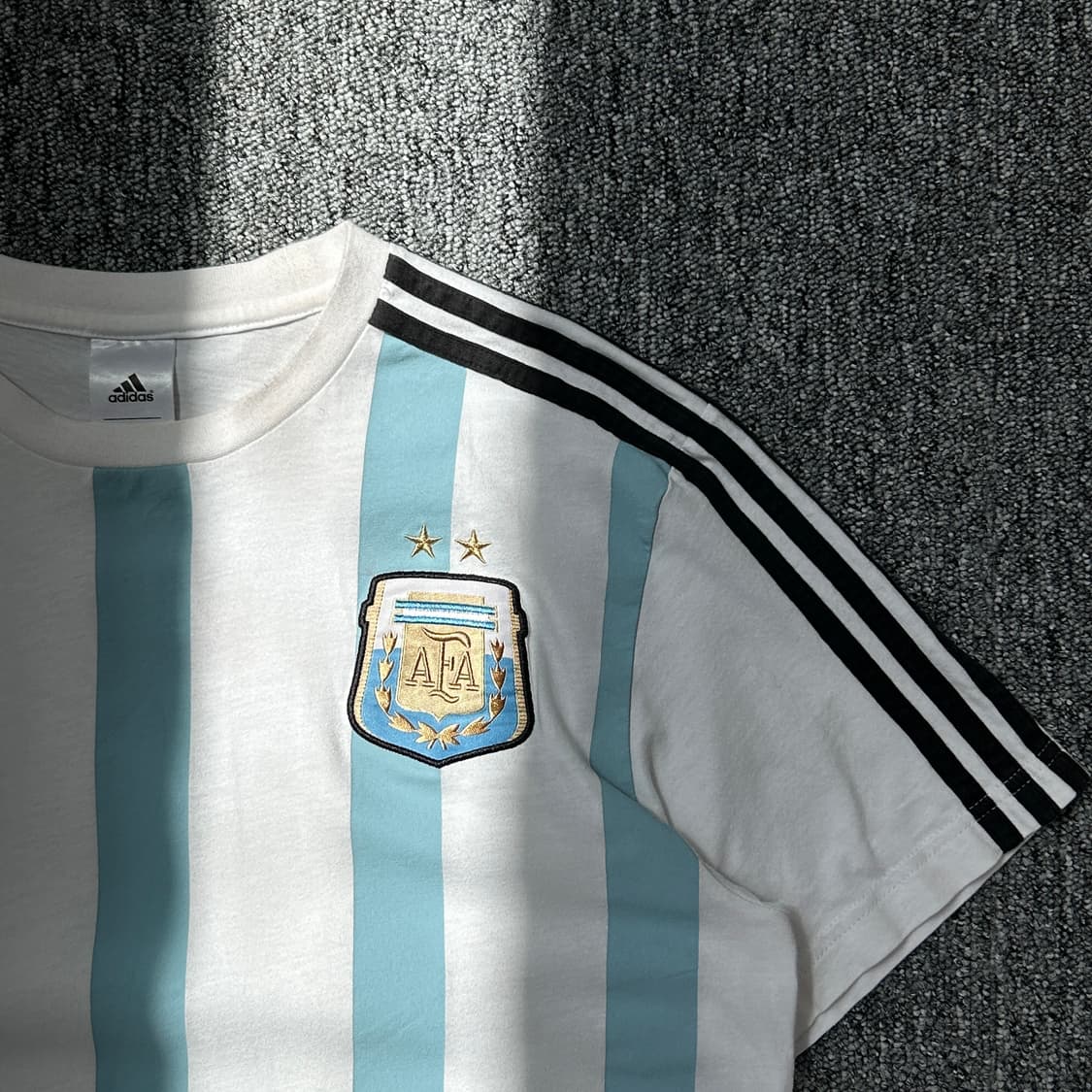 아디다스 아르헨티나 메시 마킹 반팔티셔츠 상품이미지3
