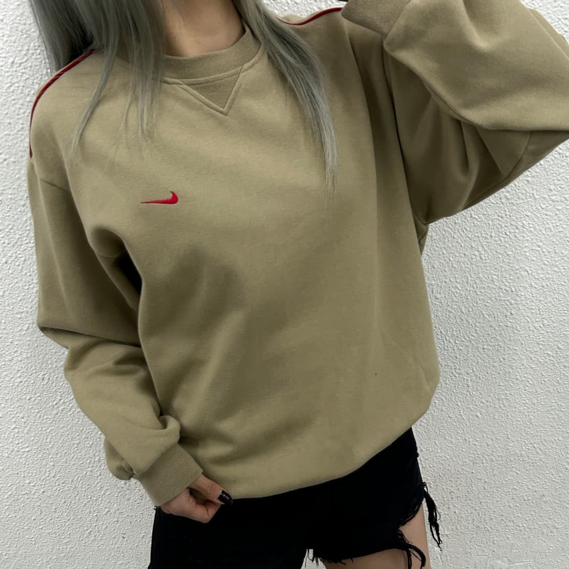 나이키 레드스우시 베이지 맨투맨 M 상품이미지1