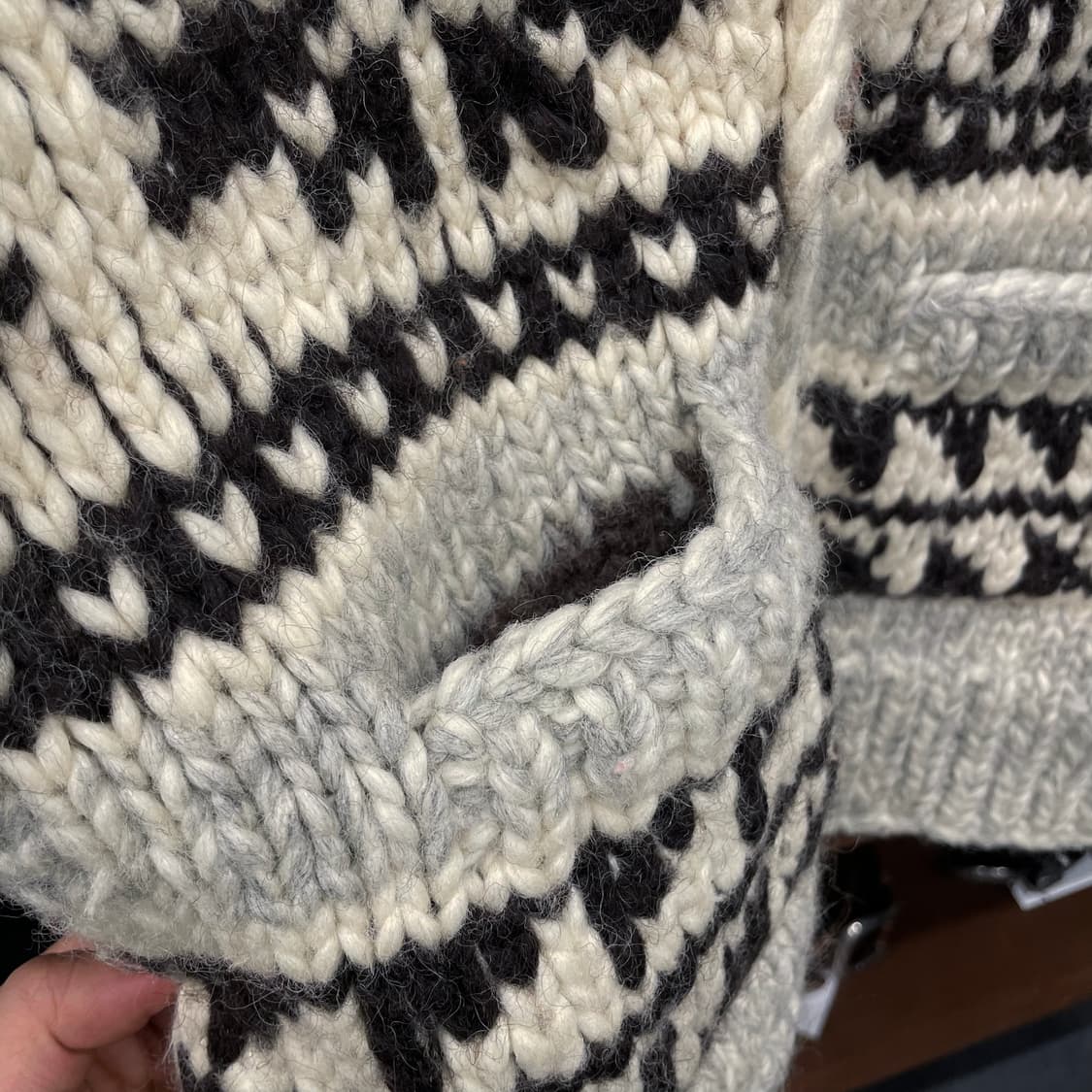 카나타 핸드메이드 캐나다 우드 버튼 울 코위찬 니트 스웨터 상품이미지7